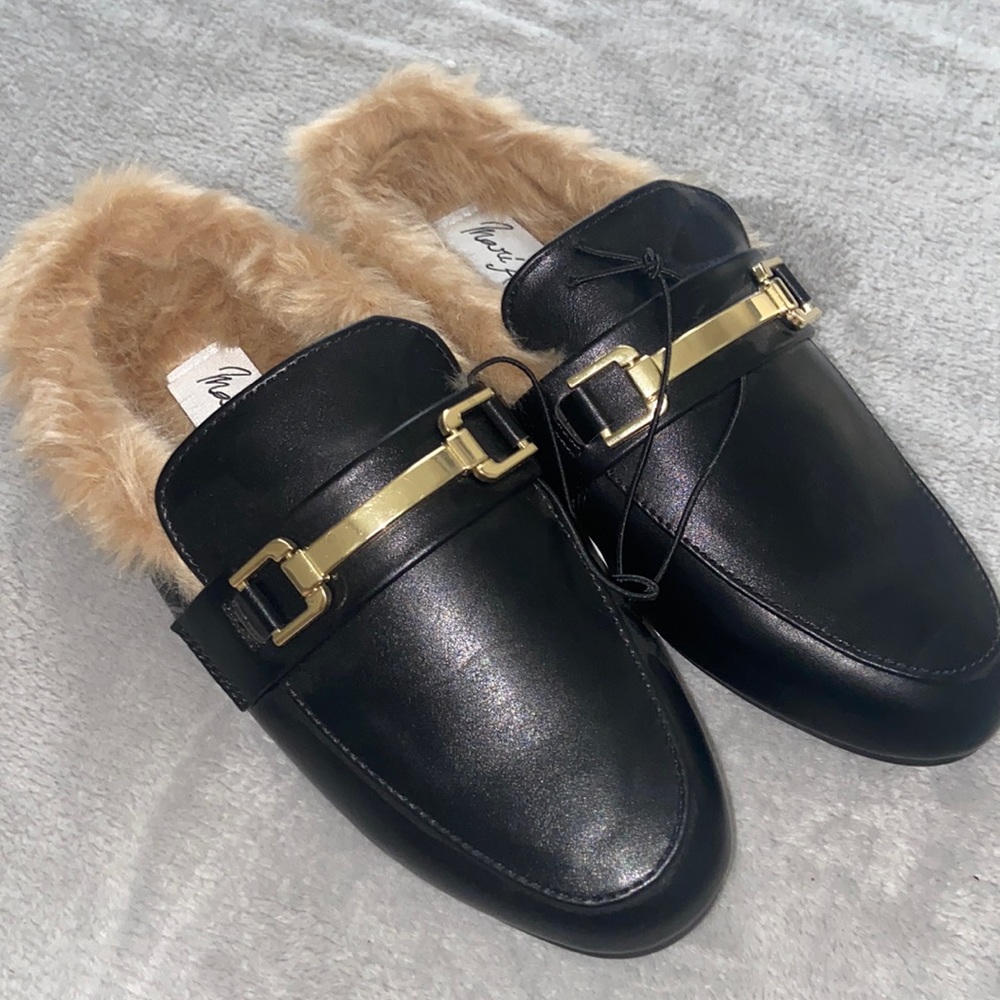 Leather women’s flats